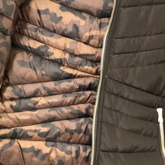 Reversible black and camo women’s  jacket - Picture 4 of 7